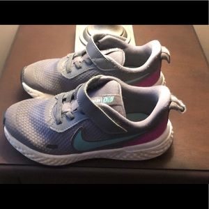 Girls Nike size 12